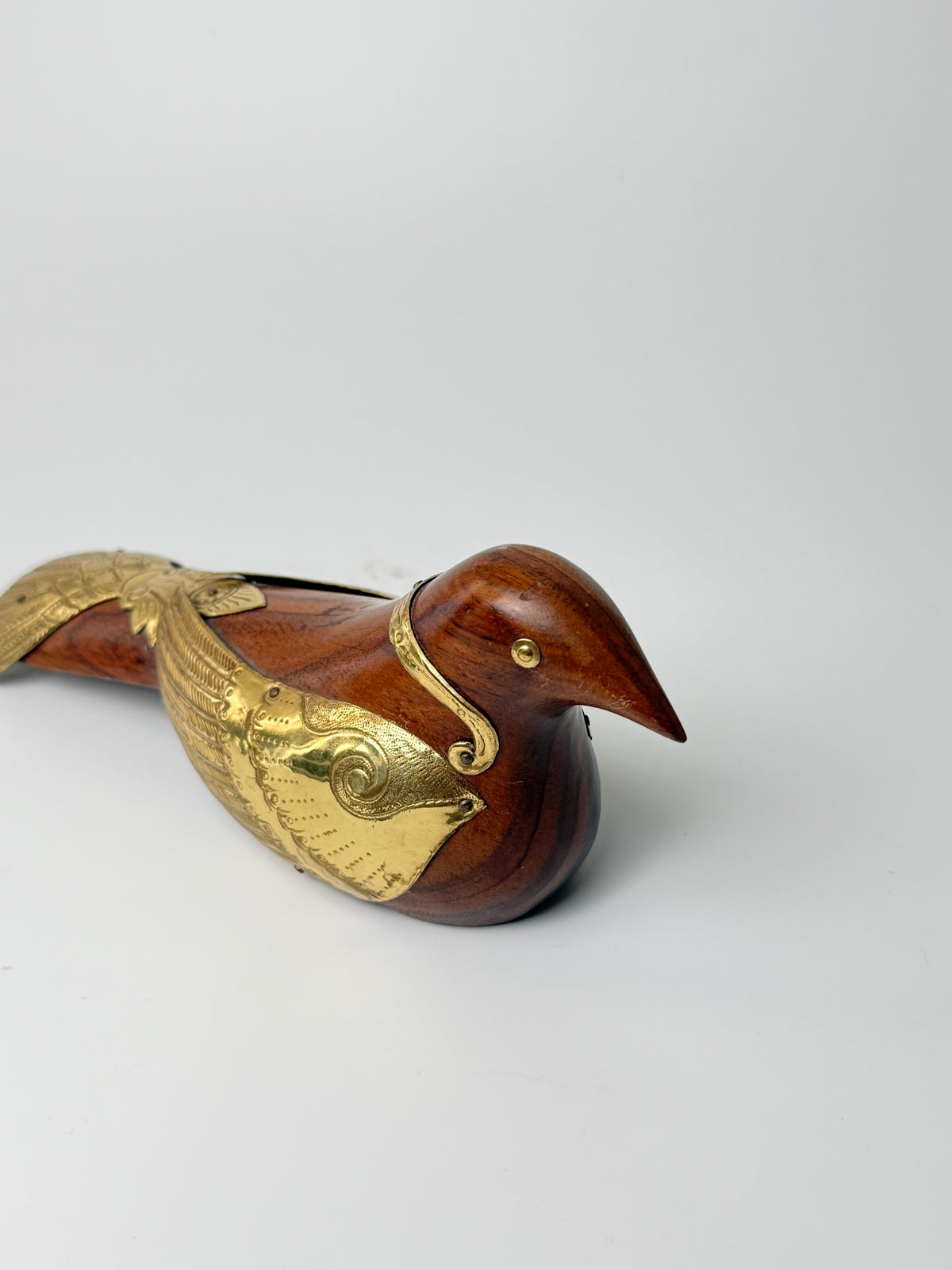 Wunderschöne Vogelfigur aus Palisanderholz und Messing