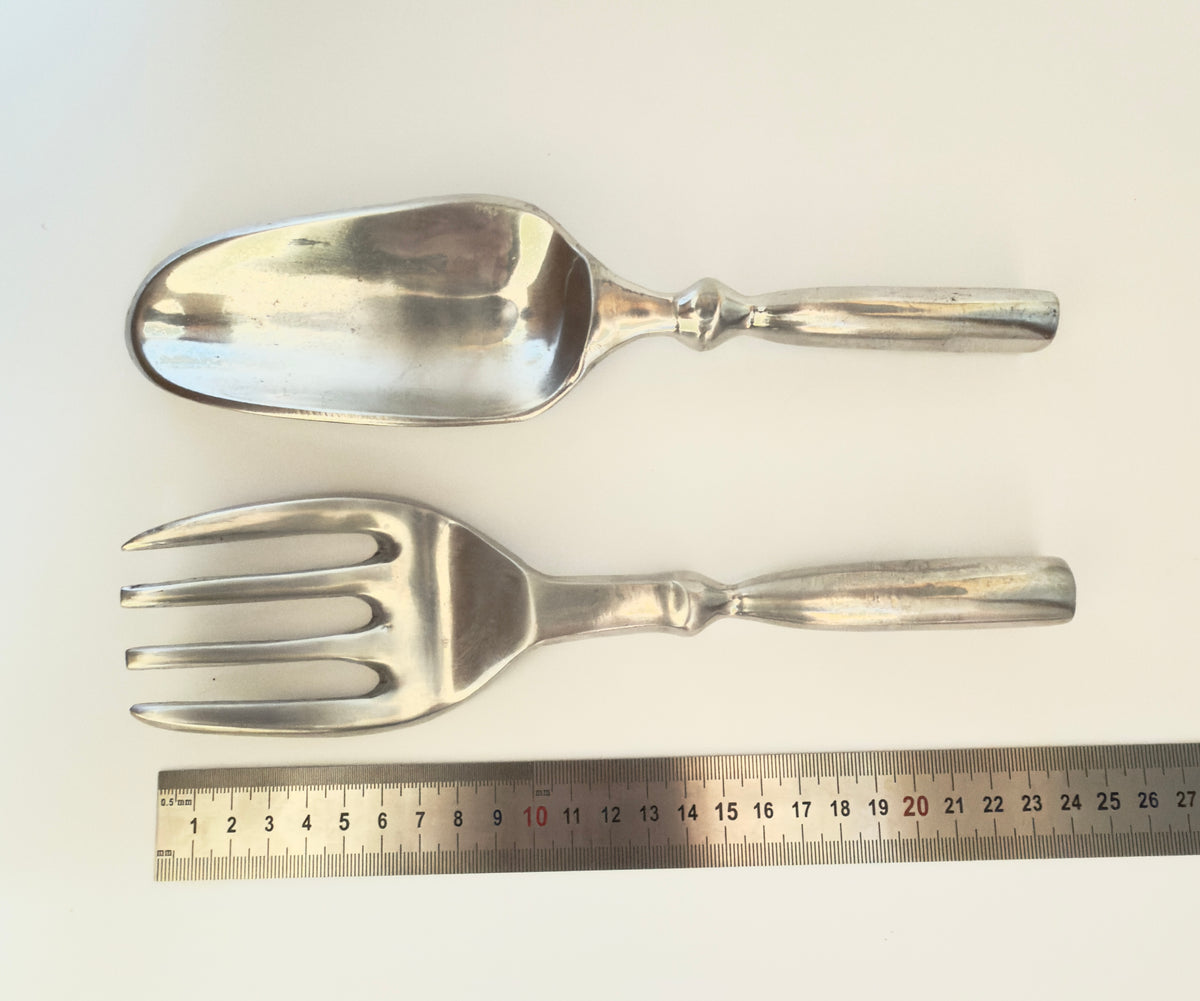 Vintage Servierset aus Aluminiumgusslegierung – Mid-Century-Stil