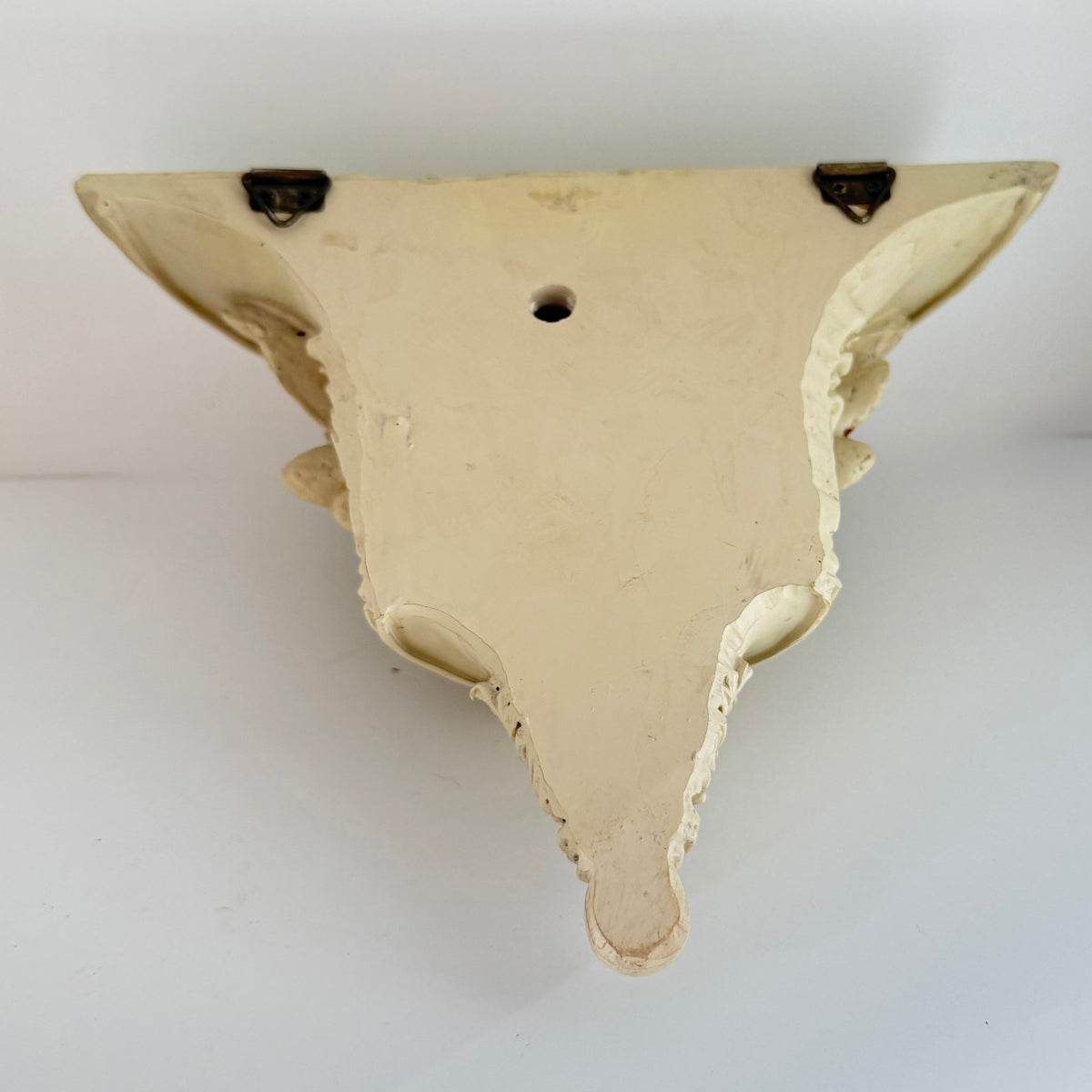 Vintage vægkonsol med engel - cherub i polyresin 22 cm - Frøken Lilly