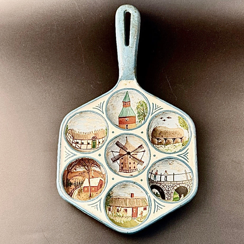 Håndmalet æbleskivepande i støbejern fra H. Jensen Jyderup 1979