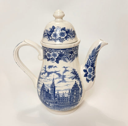 Imerco’s 50 års jubilæums kaffekande i fajance, Frederiksborg Slot, 1978