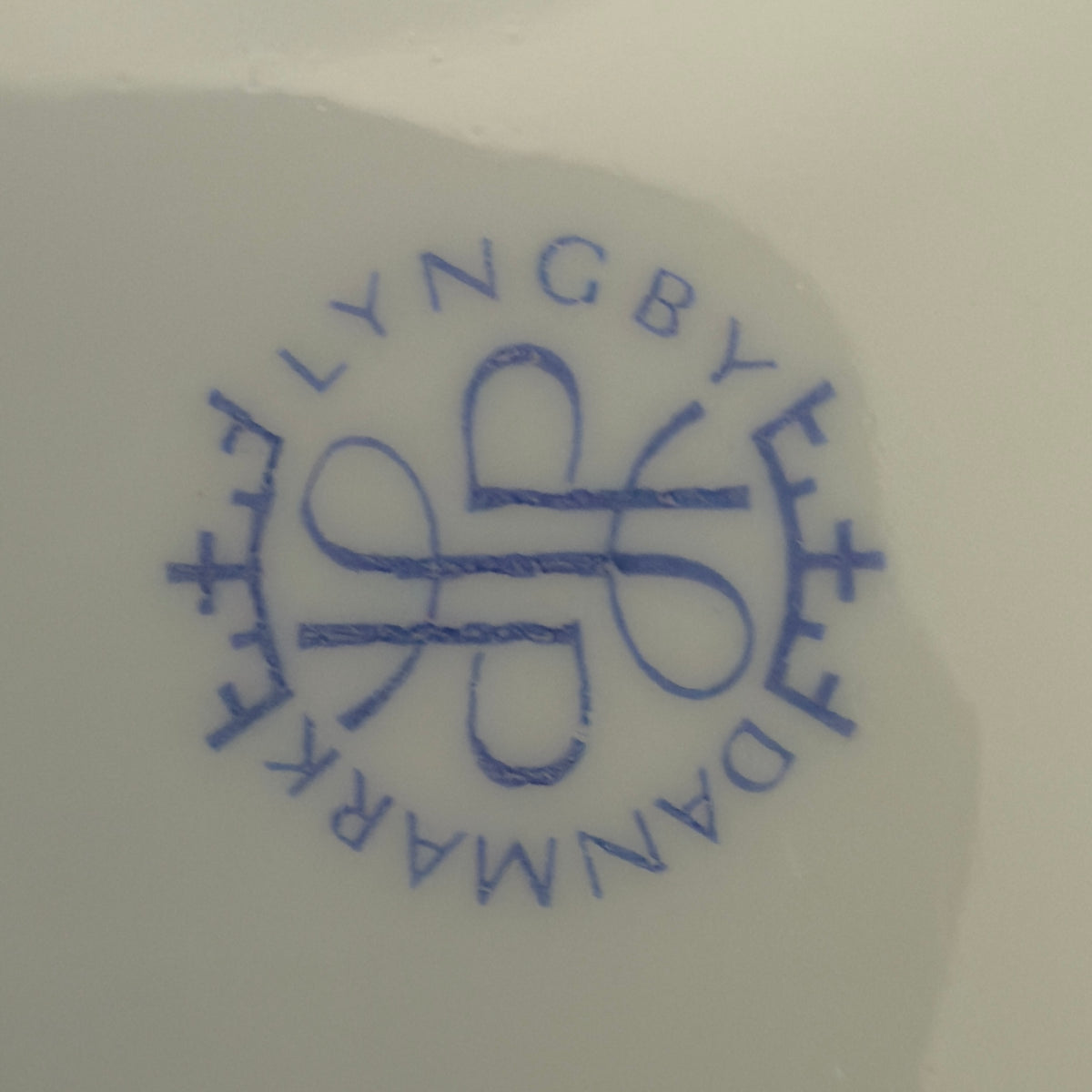 Lyngby porcelæn flødekande og sukkerskål med guldkant