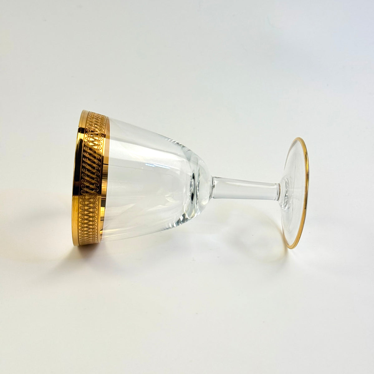 Lyngby Glas Tosca rødvinsglas med bred ciseleret guldkant, 12 cm