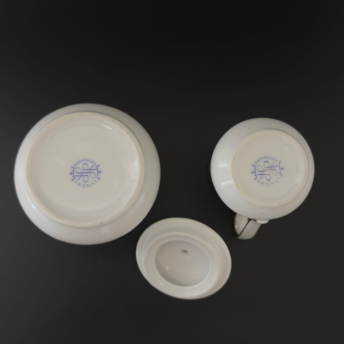 Lyngby porcelæn flødekande og sukkerskål med guldkant