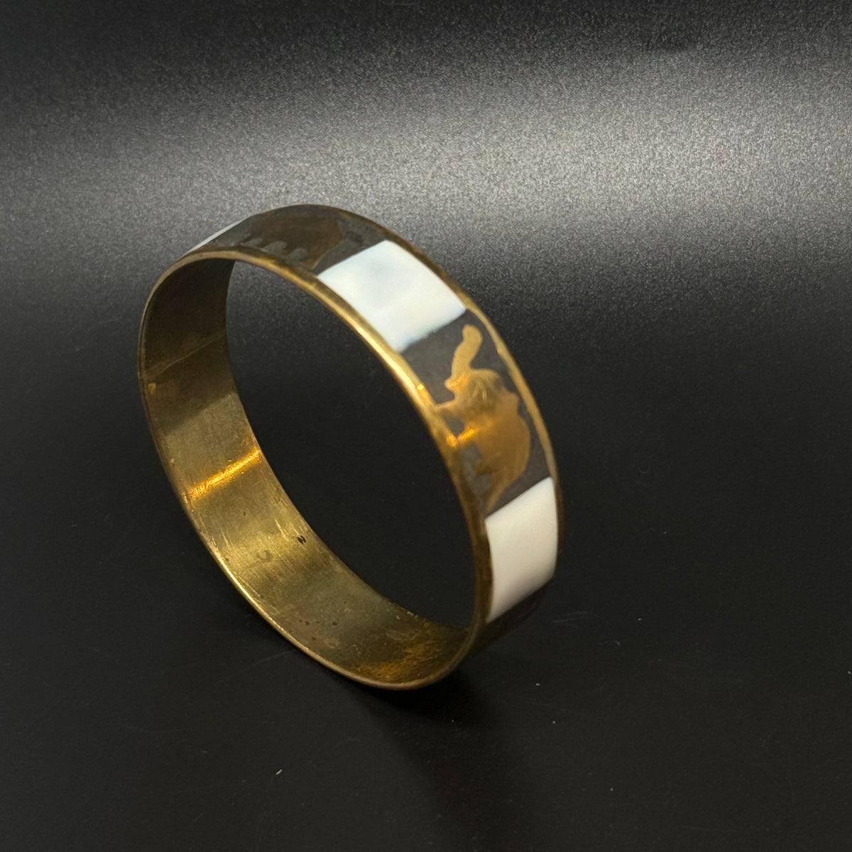 Vintage messingarmbånd med perlemor og elefanter