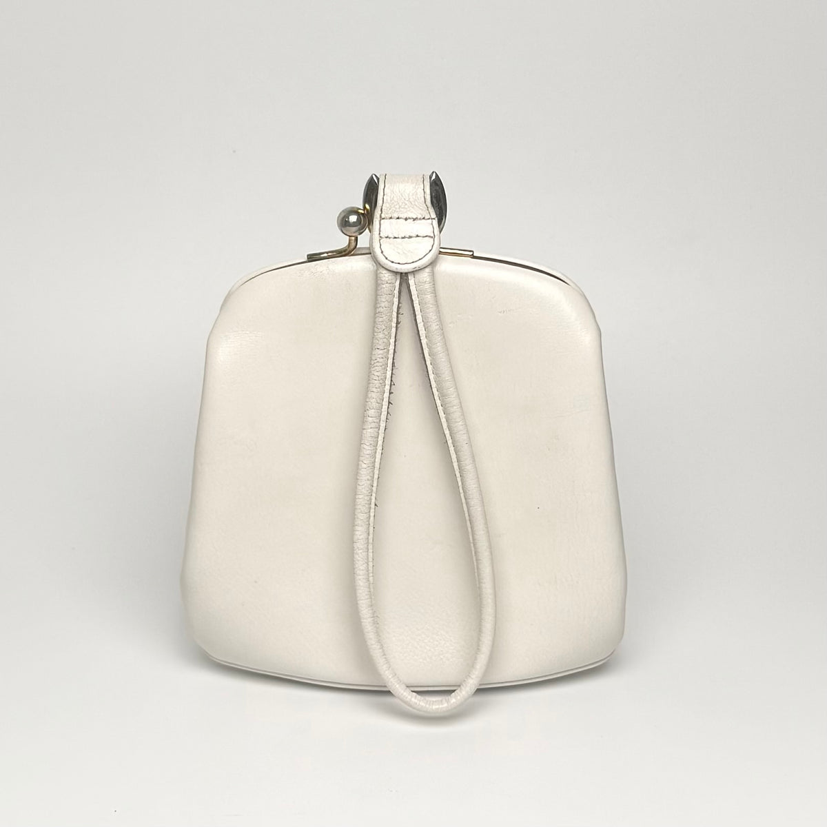 Skøn hvid clutch lædertaske med wristlet rem – 1960