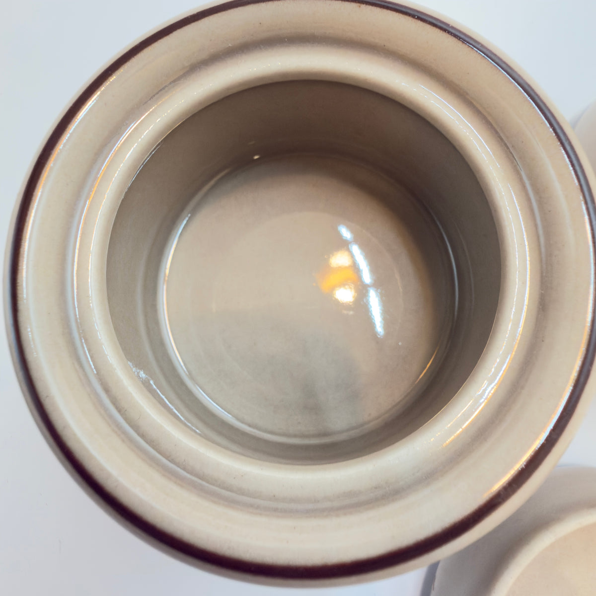 Bing & Grøndahl stoneware 303 – flødekande og sukkerskål med Låg – vintage stentøj