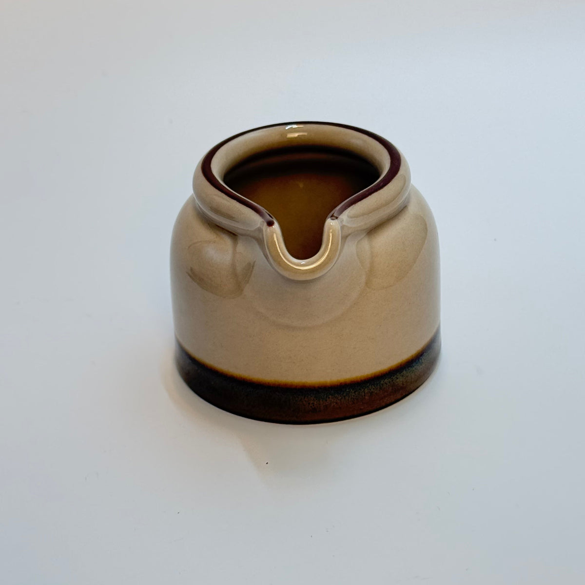 Bing & Grøndahl Stoneware 303 – Flødekande og Sukkerskål med Låg – Vintage Stentøj