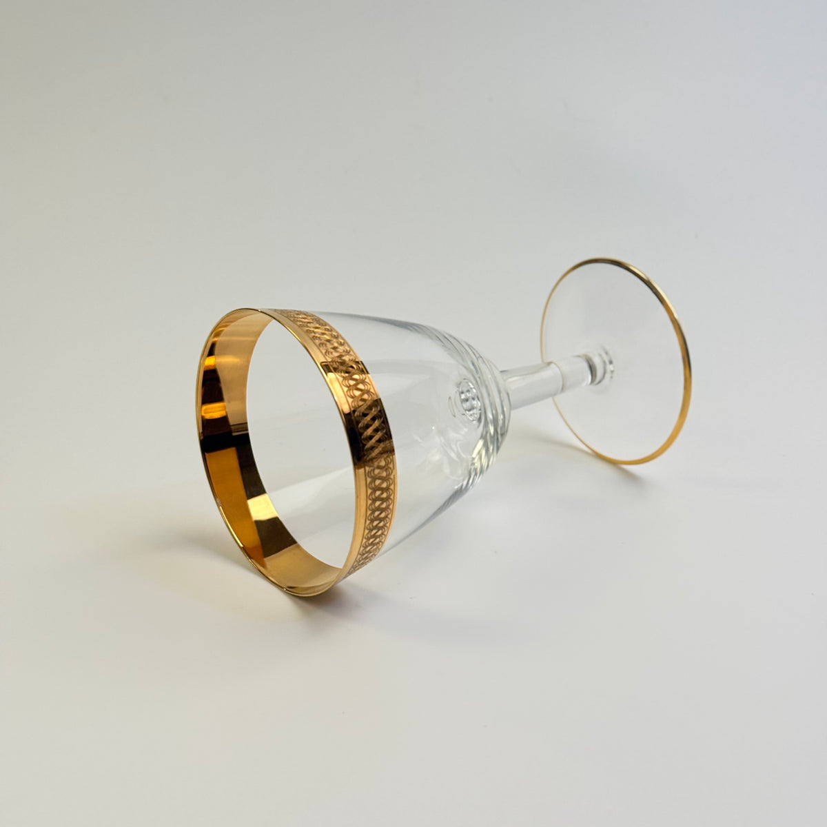 Lyngby Glas Tosca rødvinsglas med bred ciseleret guldkant, 12 cm