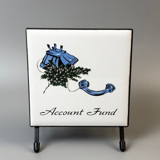 Vintage sparebøsse "Account Fund" i metal med emaljeret front