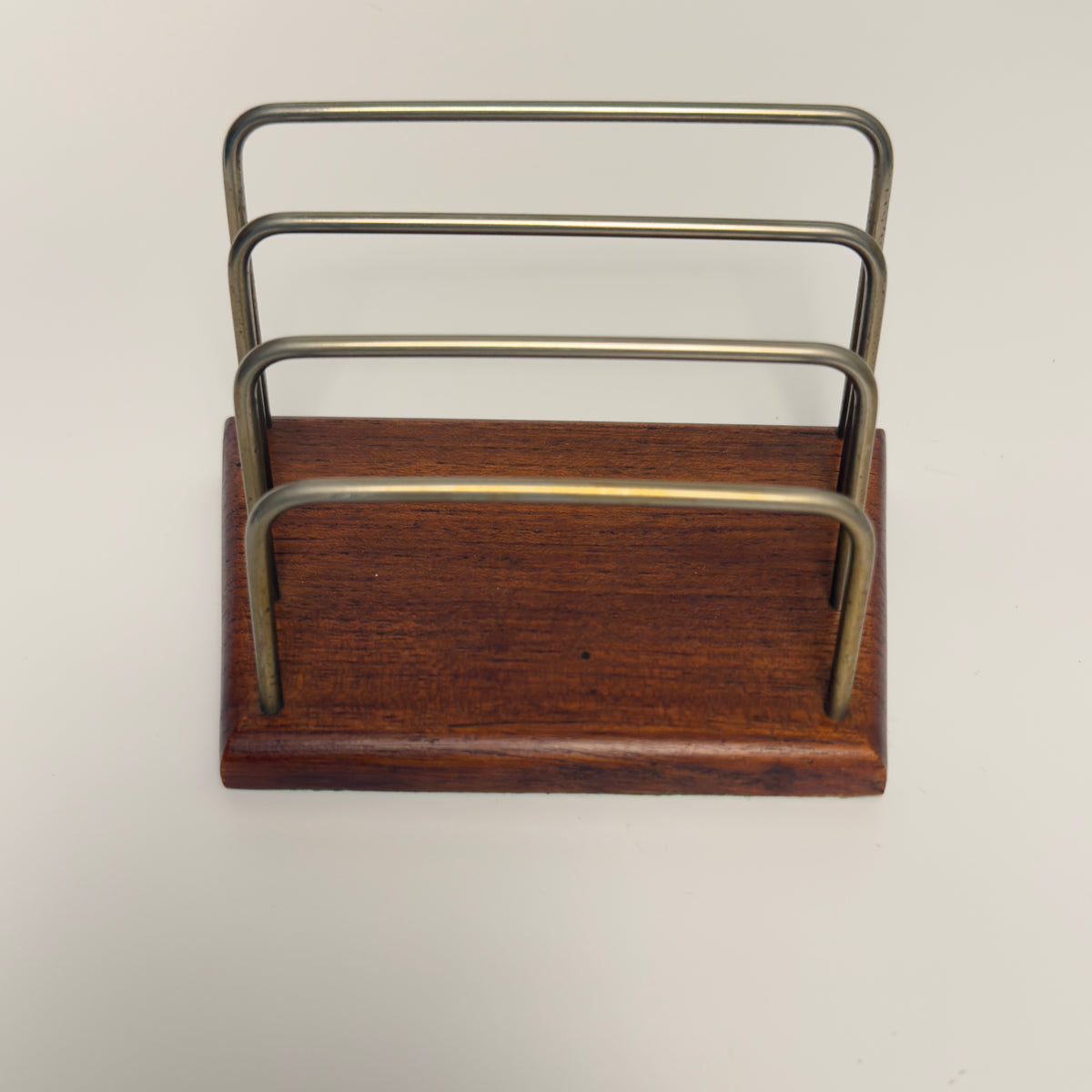 Vintage brevholder i teak – mid century