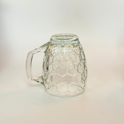 Erik Bagger ølkrus i solidt presset glas med hexagonmønster - 40 cl