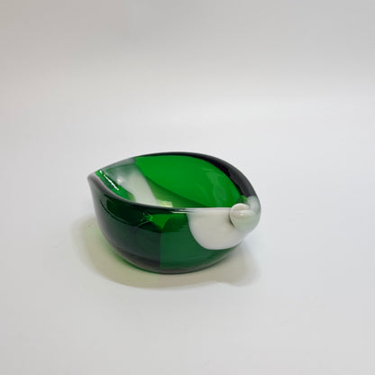 Art glass bowl in mouth-blown glass, green and white - midcentury design