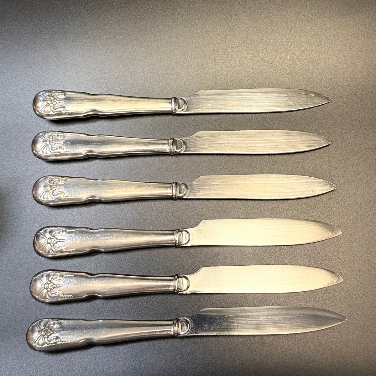 Smukt vintage sæt med frugtknive i sølvplet, D.F.A.