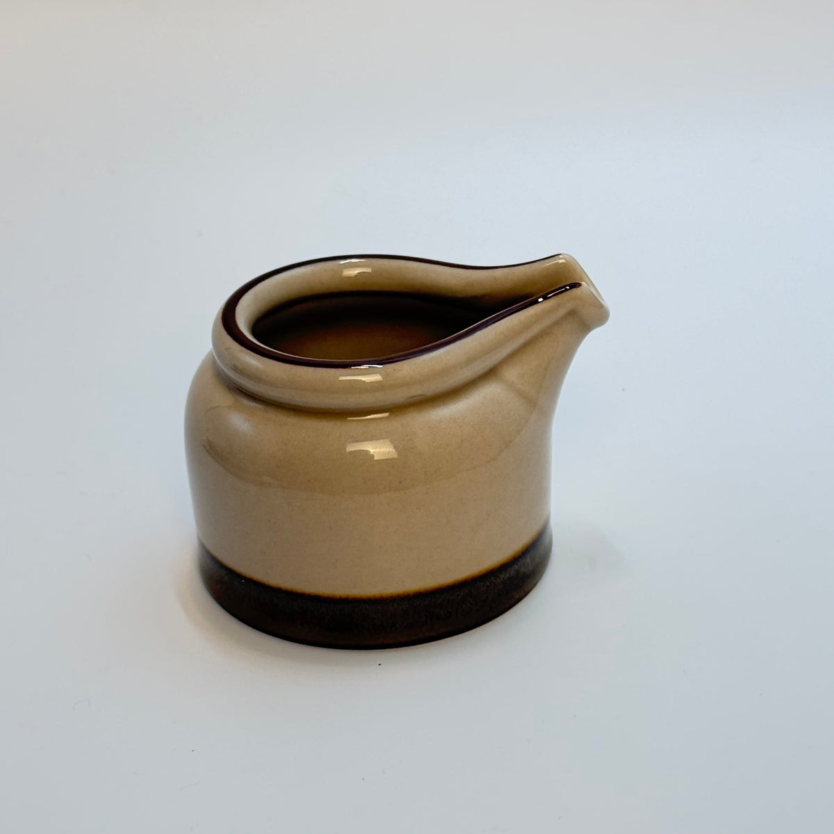 Bing & Grøndahl stoneware 303 – flødekande og sukkerskål med Låg – vintage stentøj