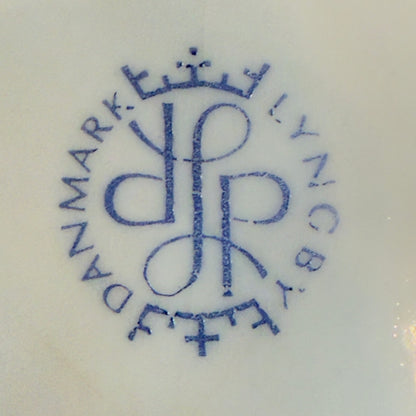 Lyngby Porcelæn kaffekop med underkop og kagetallerken – guldmæanderbort, Danmark