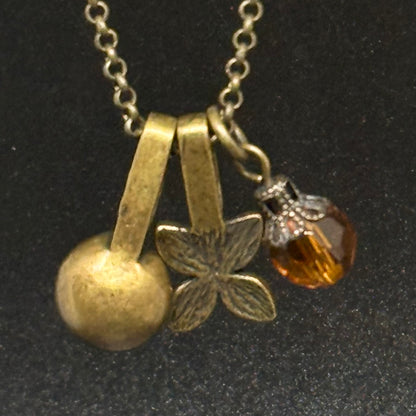 Halskette mit Anhänger aus antikgoldfarbenem Metall