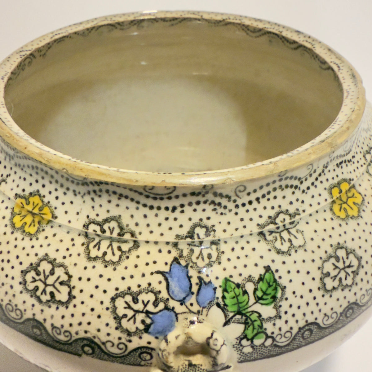 Antik fajanceskål med knopgreb, viktoriansk, midt 1800-tallet