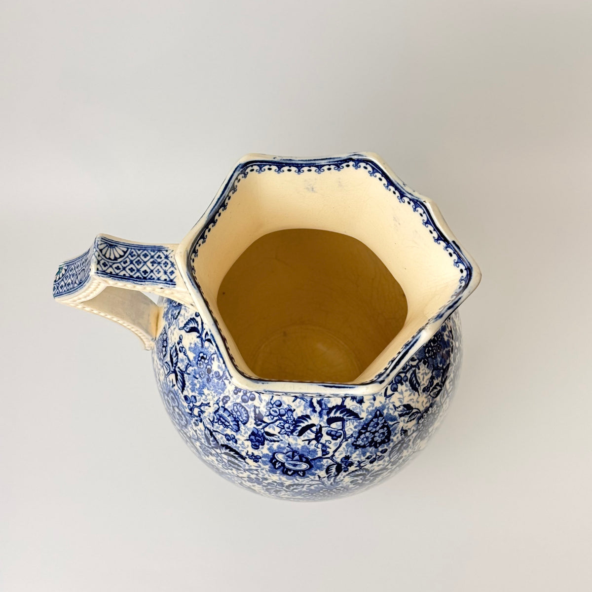 Antik J.F. Wileman “French” kande – Foley Pottery Staffordshire ca. 1892–1905