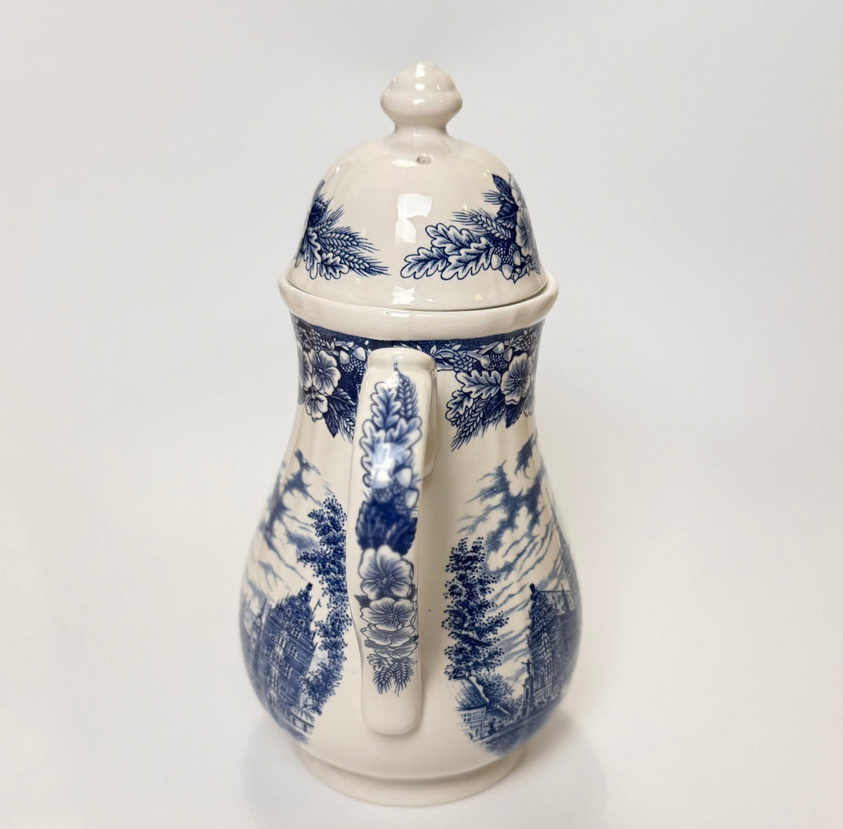 Imerco’s 50 års jubilæums kaffekande i fajance, Frederiksborg Slot, 1978