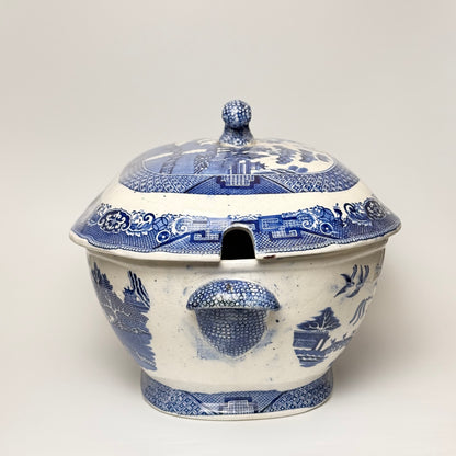 Antik J&MP Bell & Co. Blue and Willow terrin med låg