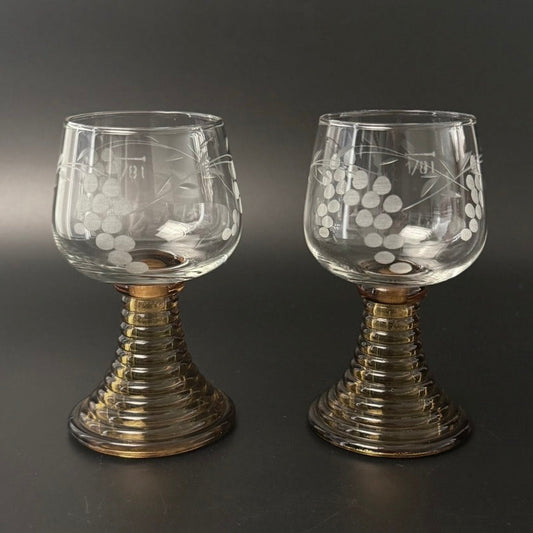 Ravfarvet Rømerglas til rød-hvidvins glas med drueranke - 2 stk.