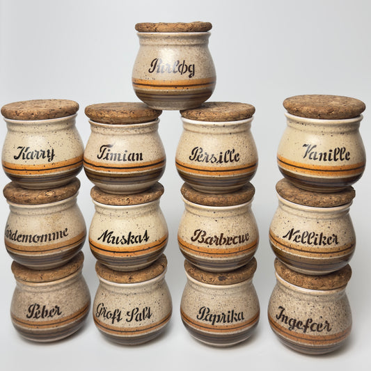 Henrik Fog stoneware spice jars with cork lids – Danish ceramics