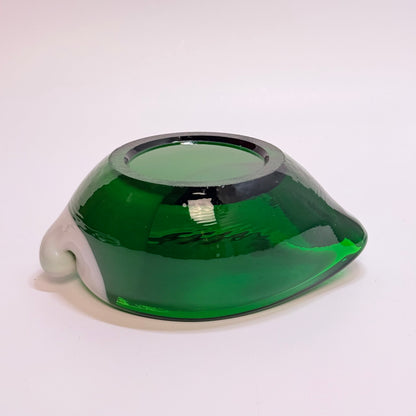 Vintage grøn/hvid skål i mundblæst kunstglas – mid-century skål