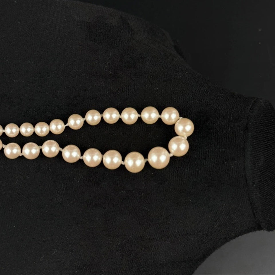 Vintage pearl necklace with cultured pearls and 835 silver clasp