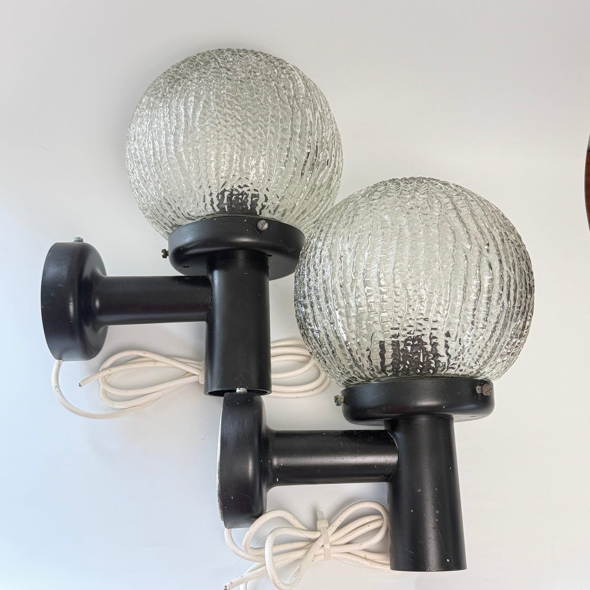 2 vintage udendørs væglamper – E.S. Horn Ice Ball