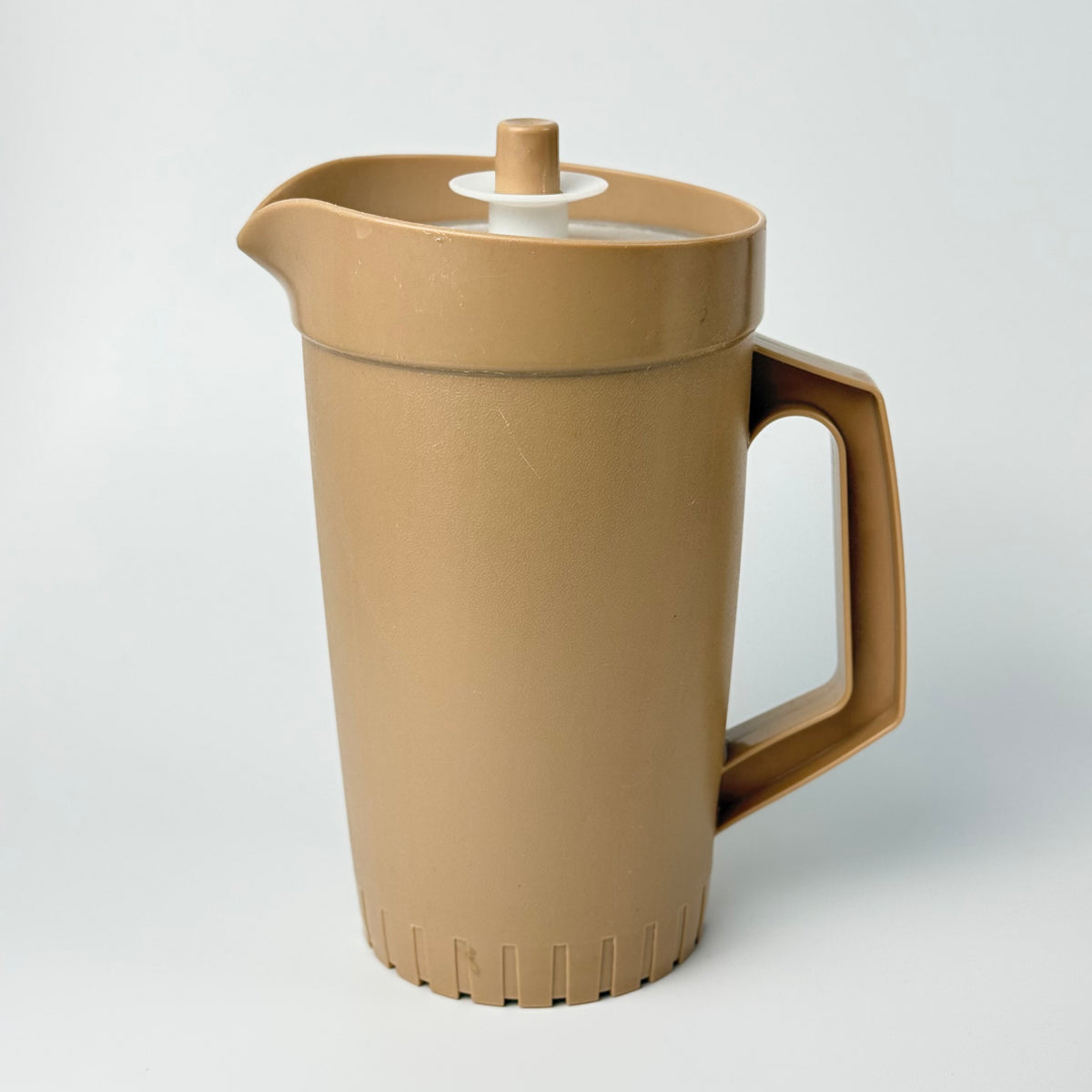 Tupperware køleskabskande med vakuumlåg – fra 1970-80’erne
