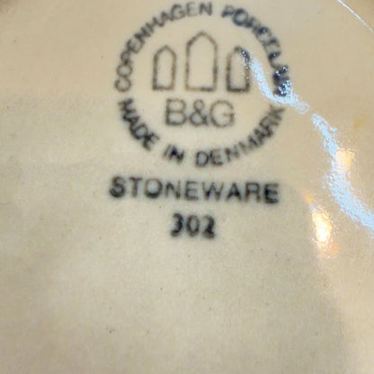 Bing & Grøndahl stoneware 303 – flødekande og sukkerskål med Låg – vintage stentøj