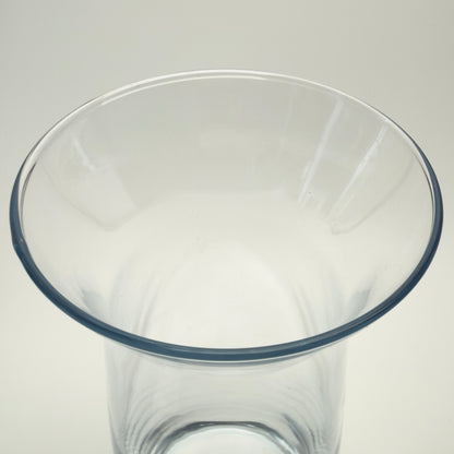 Glasvase i klart glas med svunget form, 26 cm