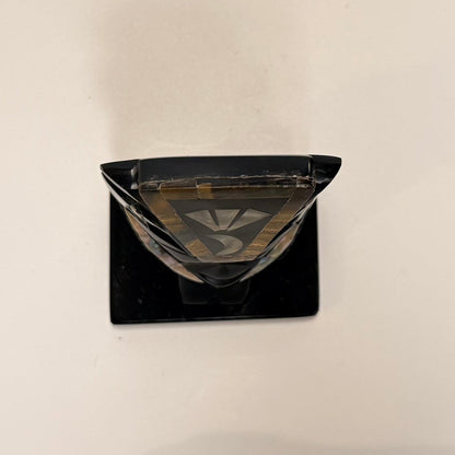 Håndskåret mexicansk figur i sort obsidian med perlemor