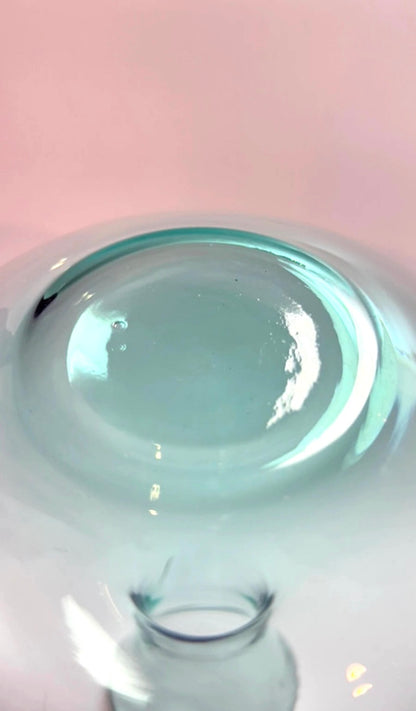 Skandinavisk turkis-grøn glas­karaffel i mundblæst glas, ca. 1960’erne