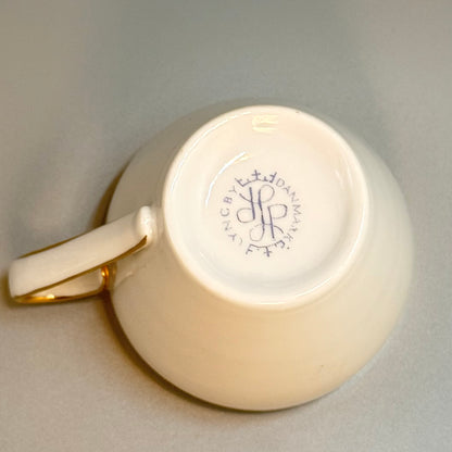Lyngby Porcelæn kaffekop med underkop og kagetallerken – guldmæanderbort, Danmark