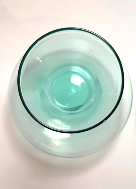 Skandinavisk turkis-grøn glas­karaffel i mundblæst glas, ca. 1960’erne