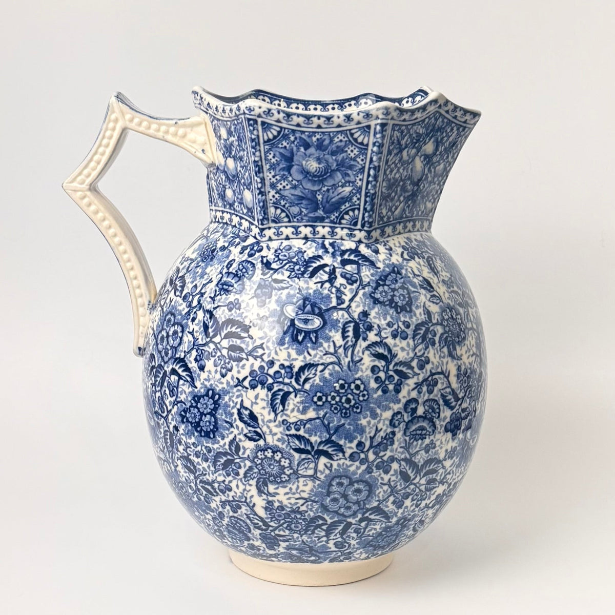 Antik J.F. Wileman “French” kande – Foley Pottery Staffordshire ca. 1892–1905 - Frøken Lilly