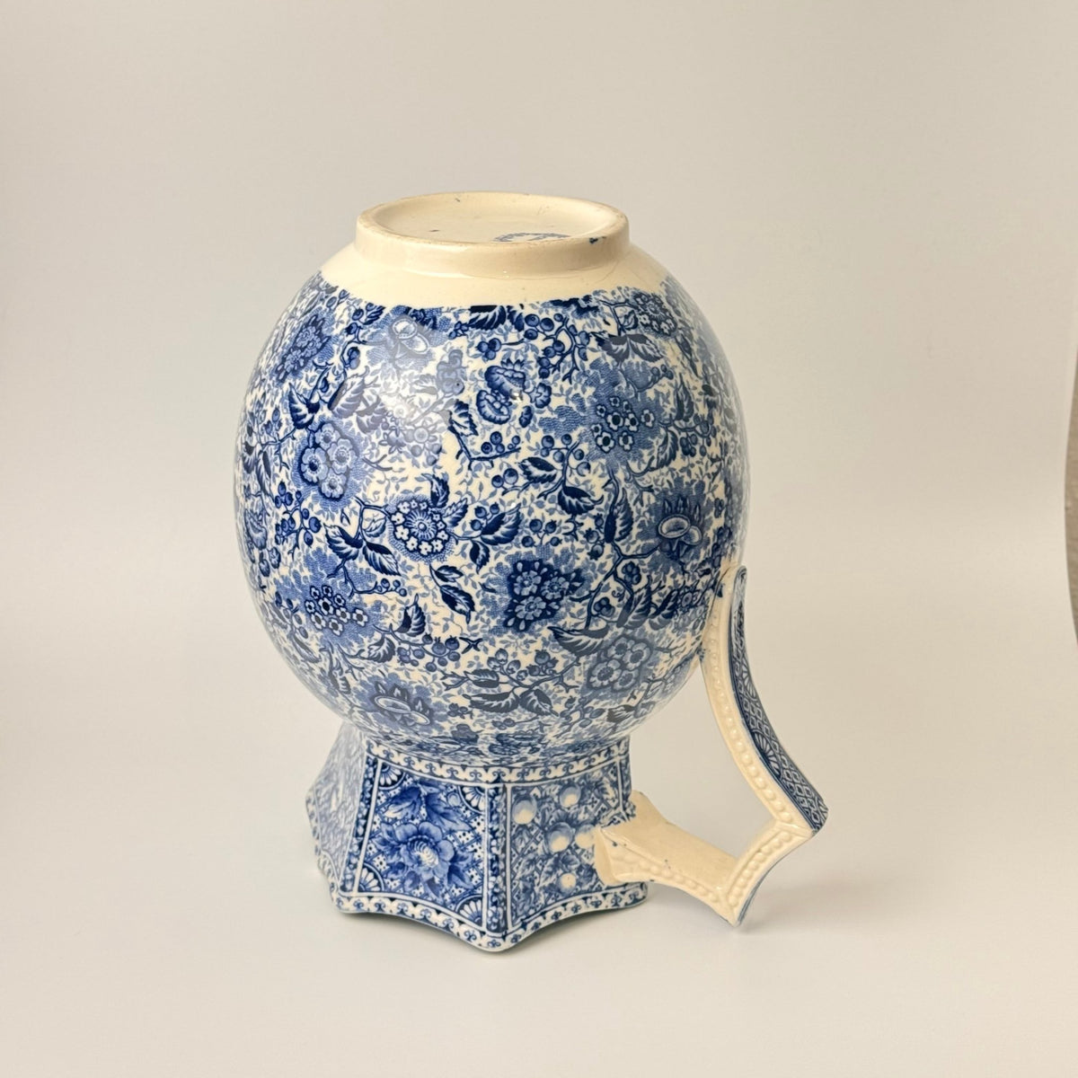 Antik J.F. Wileman “French” kande – Foley Pottery Staffordshire ca. 1892–1905 - Frøken Lilly