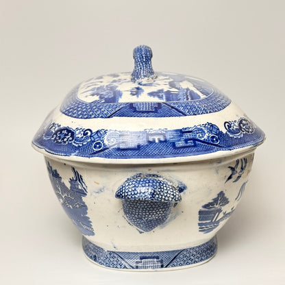 Antik J.M.P. Bell & Co Blue and Willow terrin med låg - Frøken Lilly