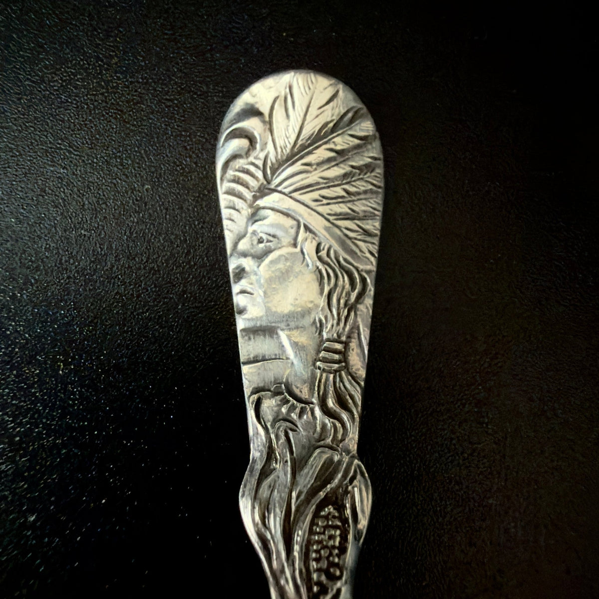 Antik souvenir teske i sterlingsølv, motiv Mount Tacoma og Native American, USA ca. 1900 - Frøken Lilly