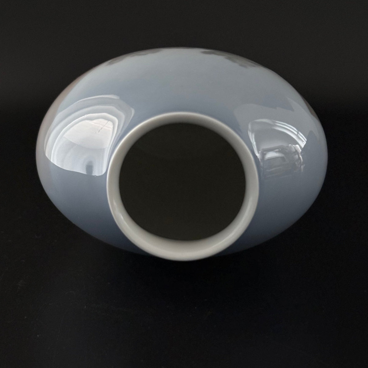 Bing & Grøndahl vase med motiv fra Den Gamle By nr. 1302 - 6238 - Frøken Lilly
