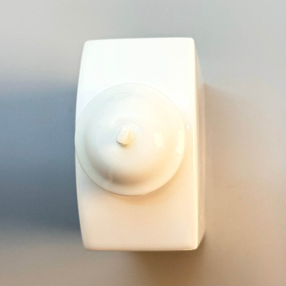 Bing & Grøndahl hvid porcelæns thekrukke med låg – klassisk dansk design - Frøken Lilly