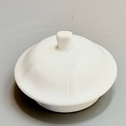 Bing & Grøndahl hvid porcelæns thekrukke med låg – klassisk dansk design - Frøken Lilly