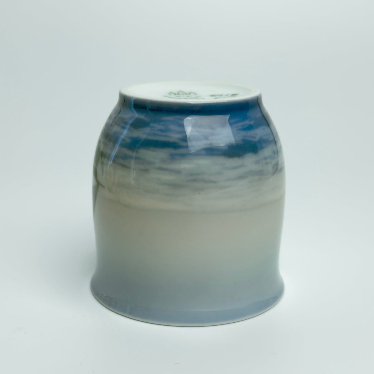 Bing & Grøndahl porcelænsbæger med sejlbåd – nr. 87/8 601A - Frøken Lilly