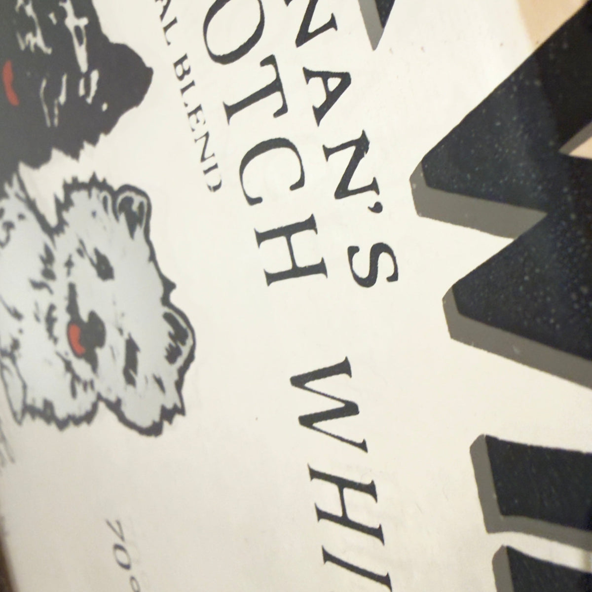 Black & White Buchanans Scotch Whisky reklamespejl – klassisk bar dekoration - Frøken Lilly