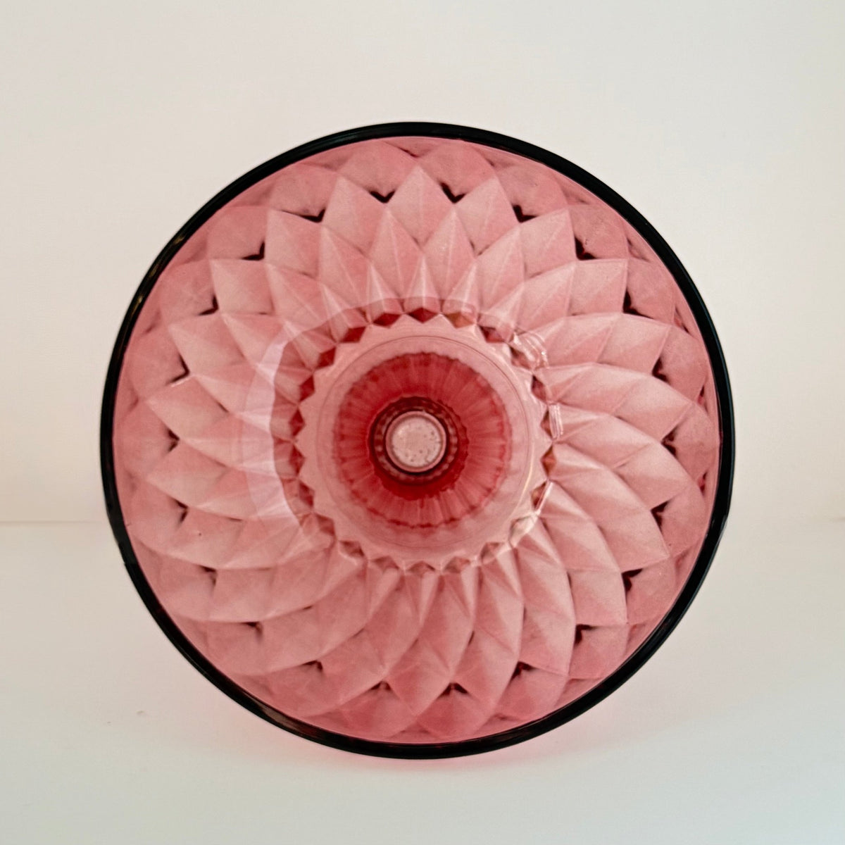 Flot rosa opsatsskål i glas fra 1960-1970’erne - Frøken Lilly