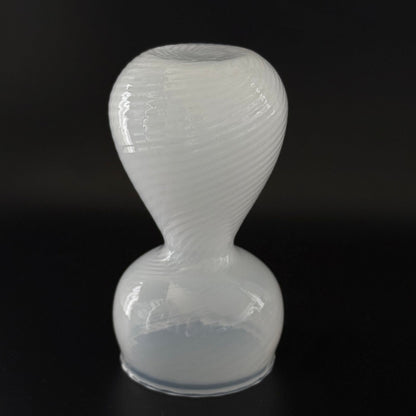 Holmegaard hyacintglas i opalglas model 341 12 28 fra 1981 - Frøken Lilly