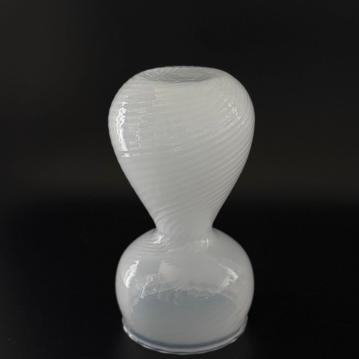 Holmegaard hyacintglas i opalglas model 341 12 28 fra 1981 - Frøken Lilly