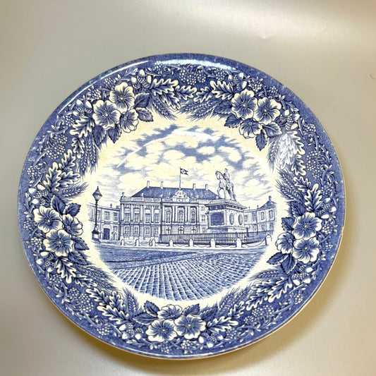 Imerco jubilæumstallerken 20 cm, dyb – Amalienborg Slot fra 1978 - Frøken Lilly